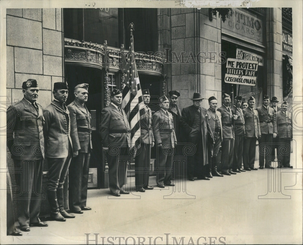 1939 Press Photo Guard Czech Consulate - Historic Images