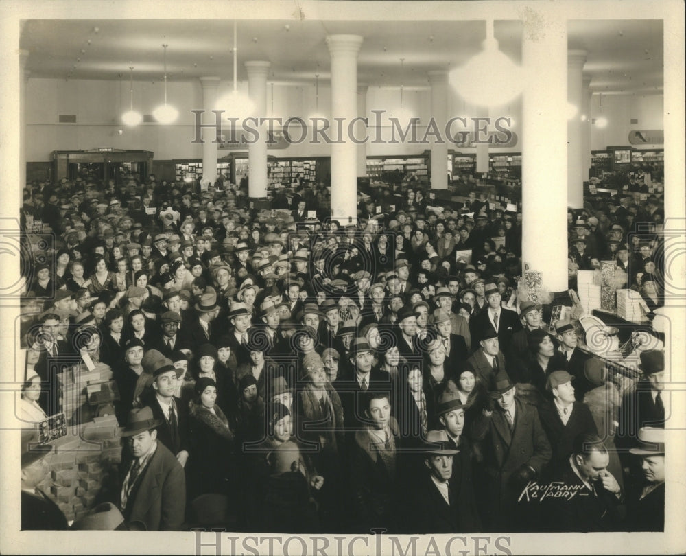 1932 Press Photo Sears Roebuck Company - Historic Images