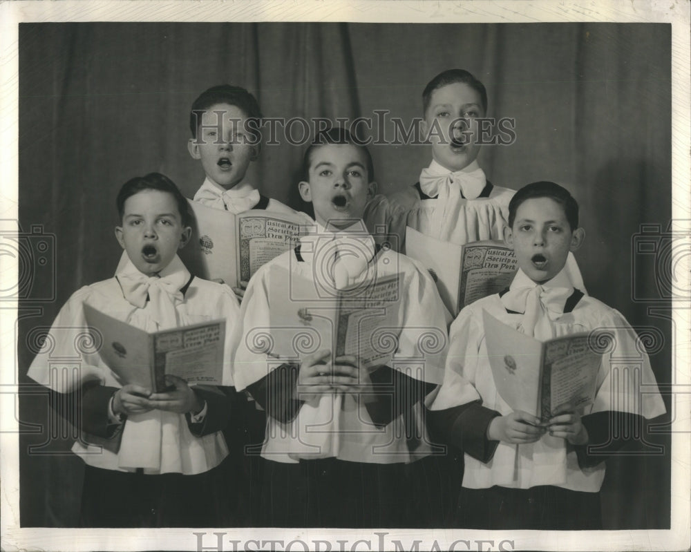 1943 Choir - Historic Images