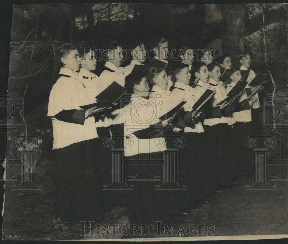 1936 Paulist Choristers, Navy Pier, Chicago - Historic Images
