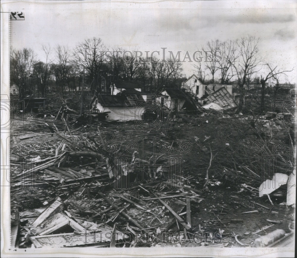 1942 Illinois Tornado Wreckage Ground Town - Historic Images