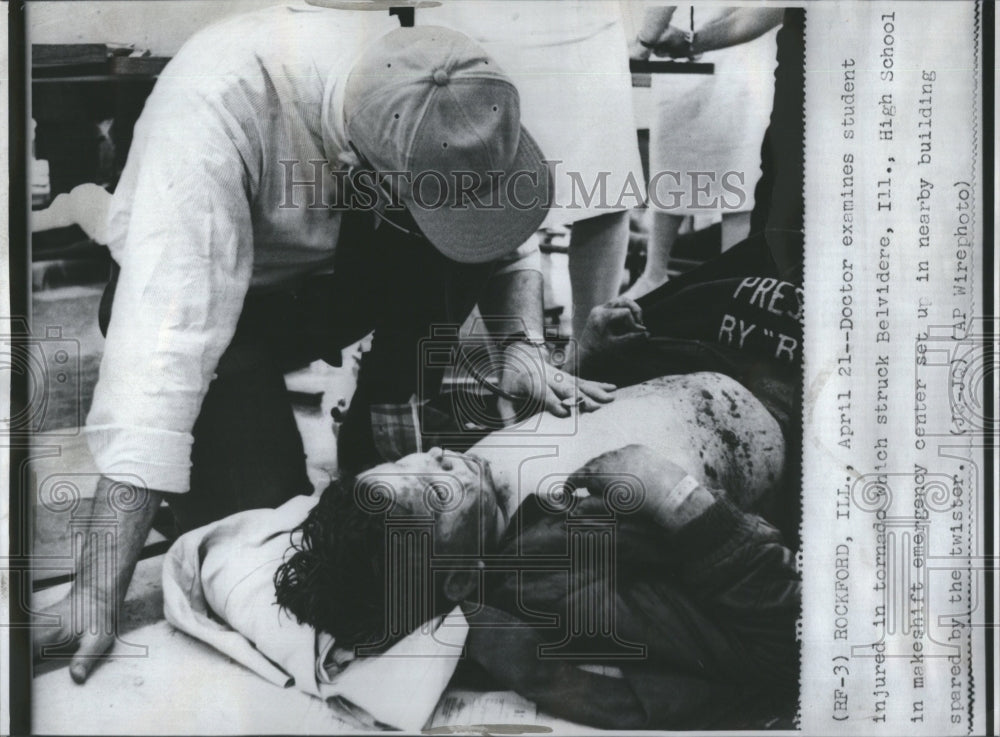 1967 Doctor Examines Student Belvidere IL - Historic Images