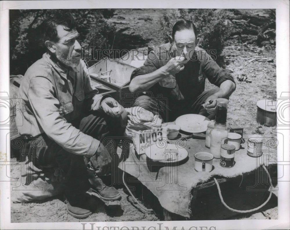 1952 Camping Veterans Eat Meal Leon Gurule - Historic Images
