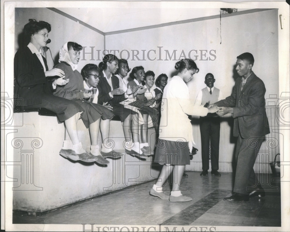 1980 Shell House Recreational Program Dance - Historic Images