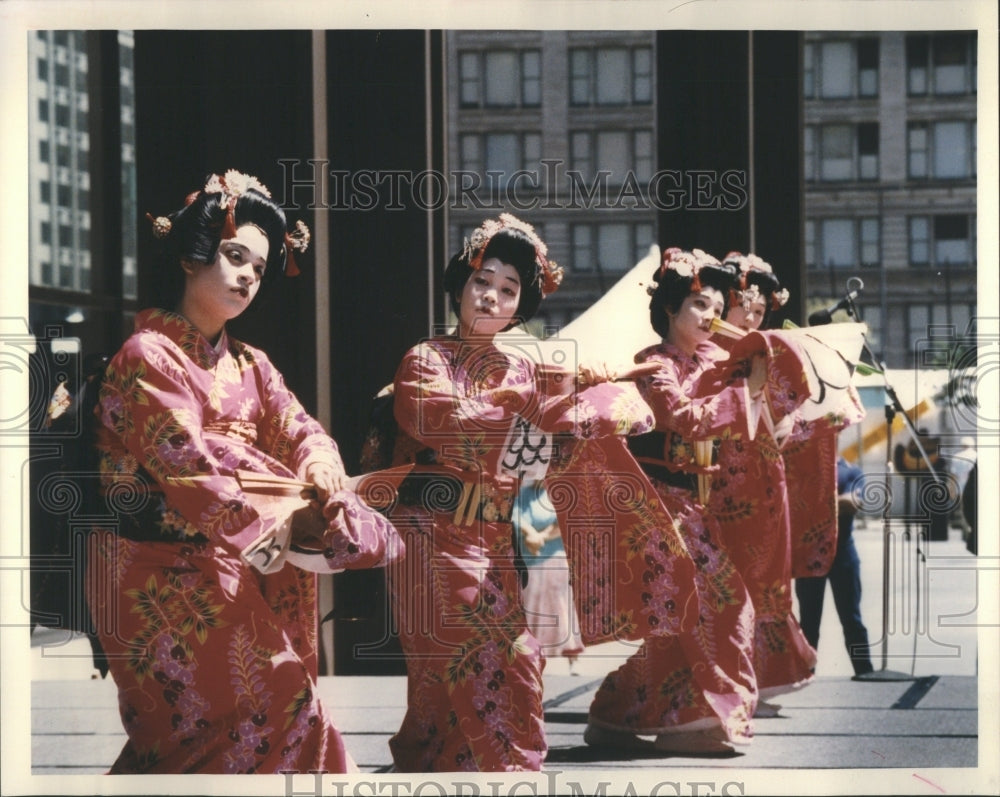 1992 Wakayagi Shiyu Kal Dance School - Historic Images