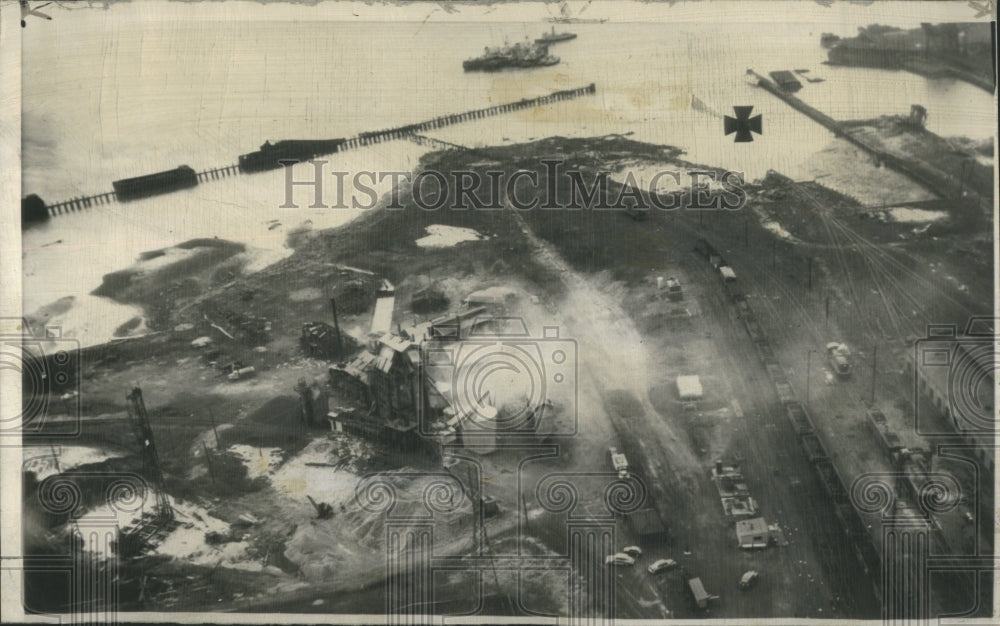1950 South Amboy Damaged  Dock Barges Cargo - Historic Images