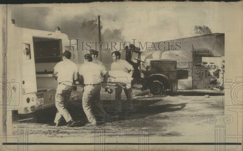 1971 Fireman Body Victim Bomb Blast - Historic Images