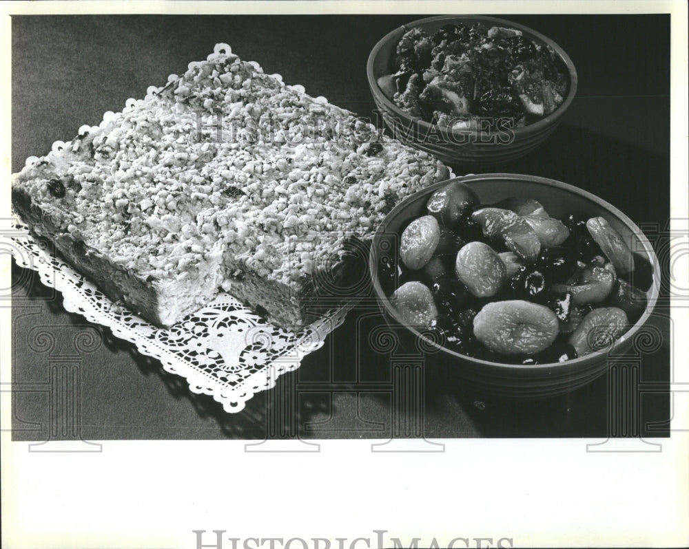 1987 Passover Dinner Prepare Welcome News - Historic Images