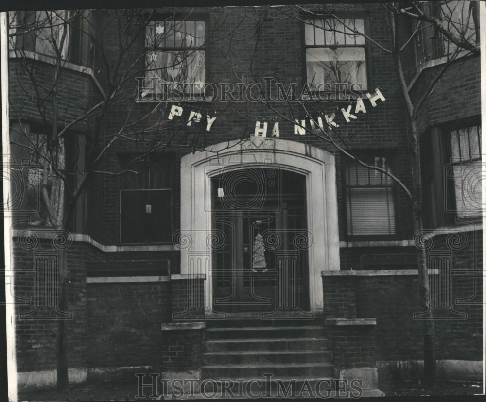 1985 Christmas Tree Hanukkah Building - Historic Images