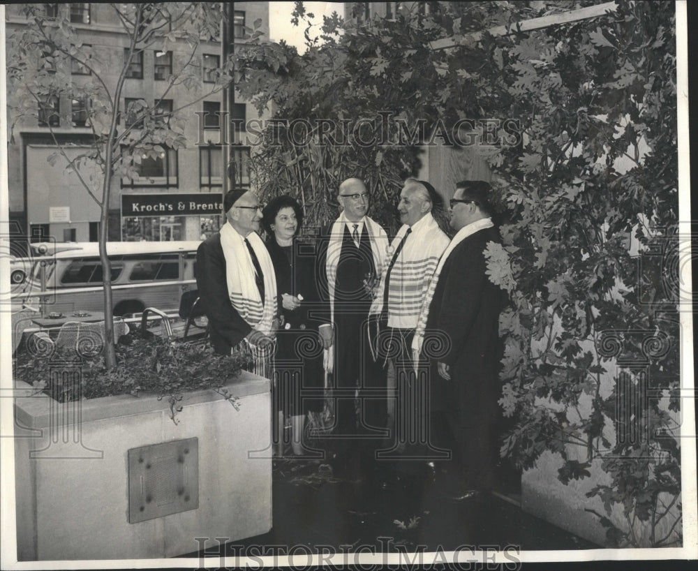 1964 Sukkoth Sheraton Chicago Hotel Booth - Historic Images