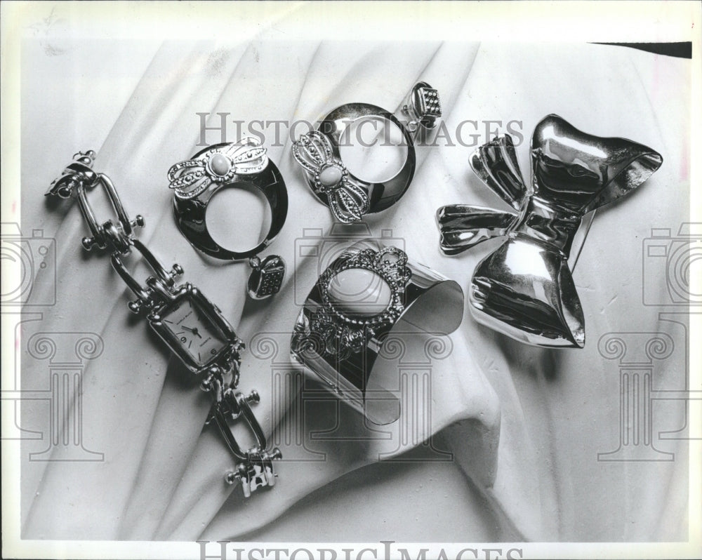 1987 Silver Chain Link Neiman Marcus Coro - Historic Images