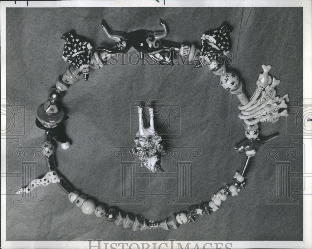 1976 Unicorn Pin Amazing Circus Jewish - Historic Images