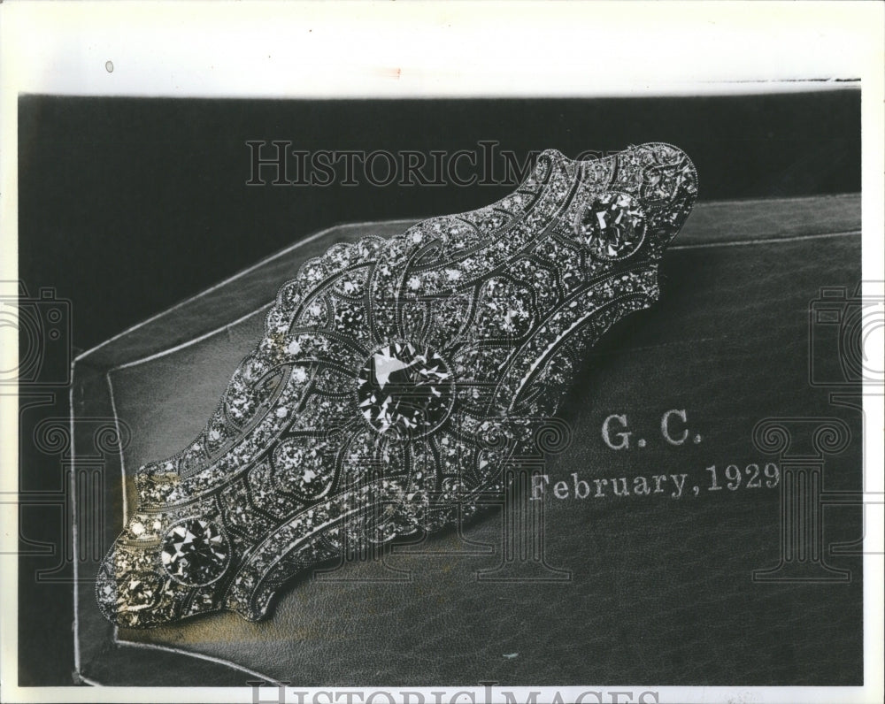 1986 Platinum Brooch Diamonds Mrs Calivin - Historic Images