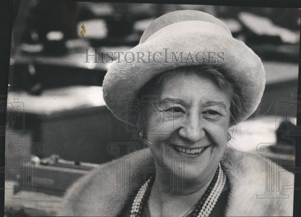 1973 Olga Worrall Faith Healaer Bowman Hat - Historic Images