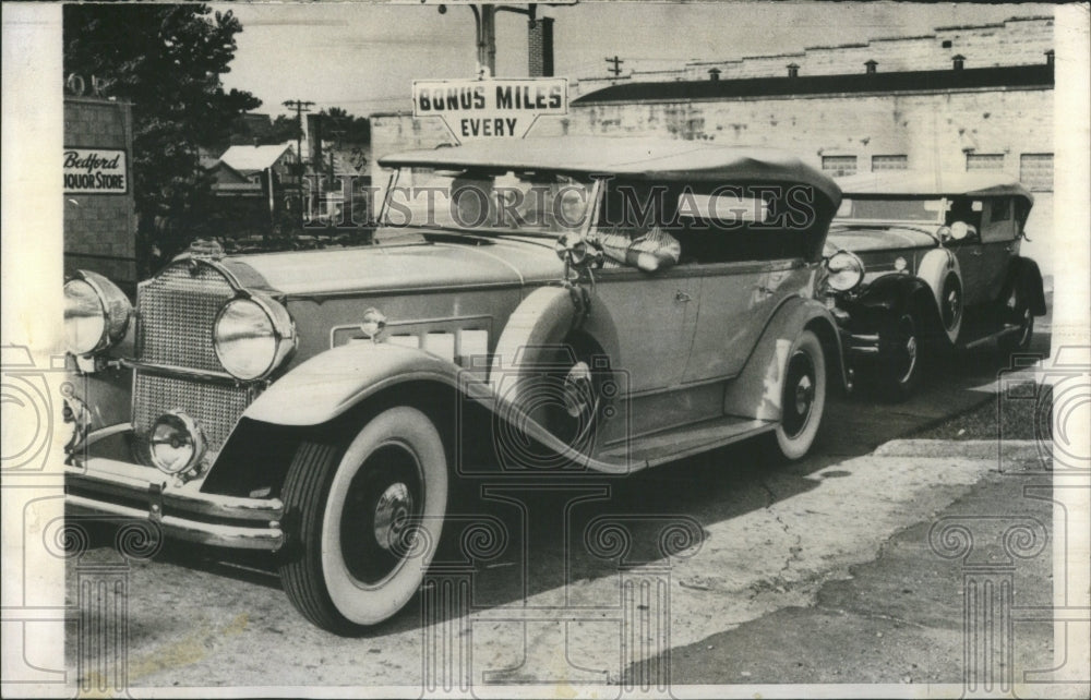 1930 Packard Phaetons Gassed Up Bedford Har  - Historic Images