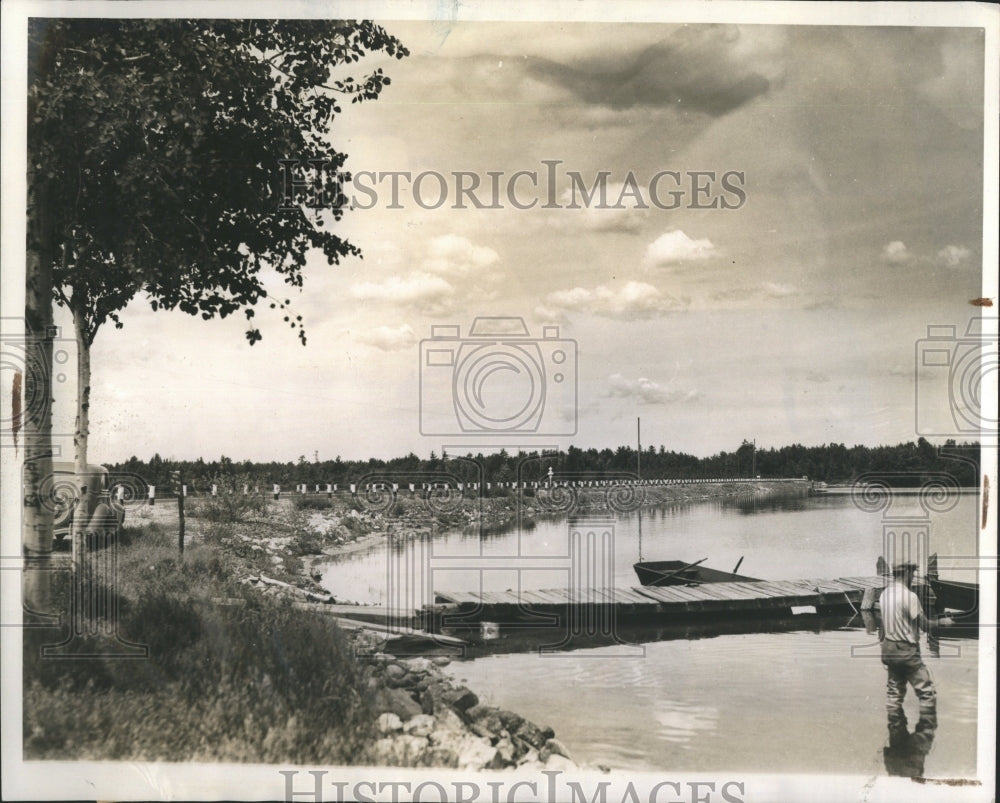 1939 Lake Cadillac Causeway - Historic Images