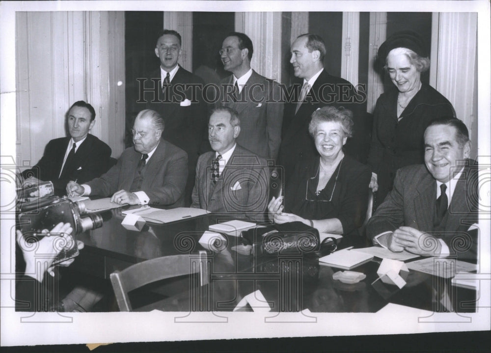 1951 Press Photo Eleanor Roosevelt United Nations Meet - Historic Images