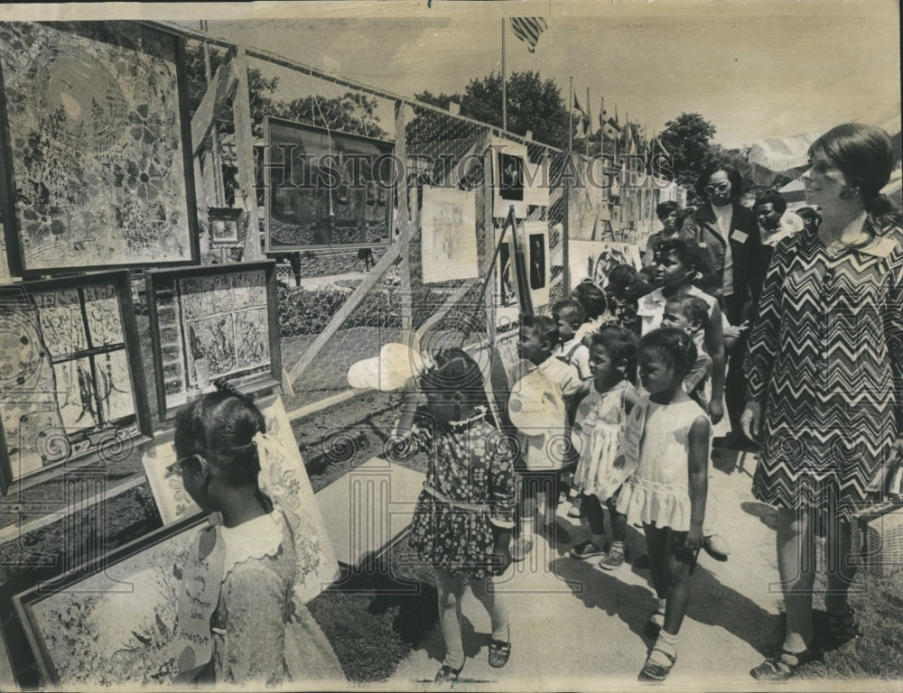 1969 Lewndale Art Fair - Historic Images