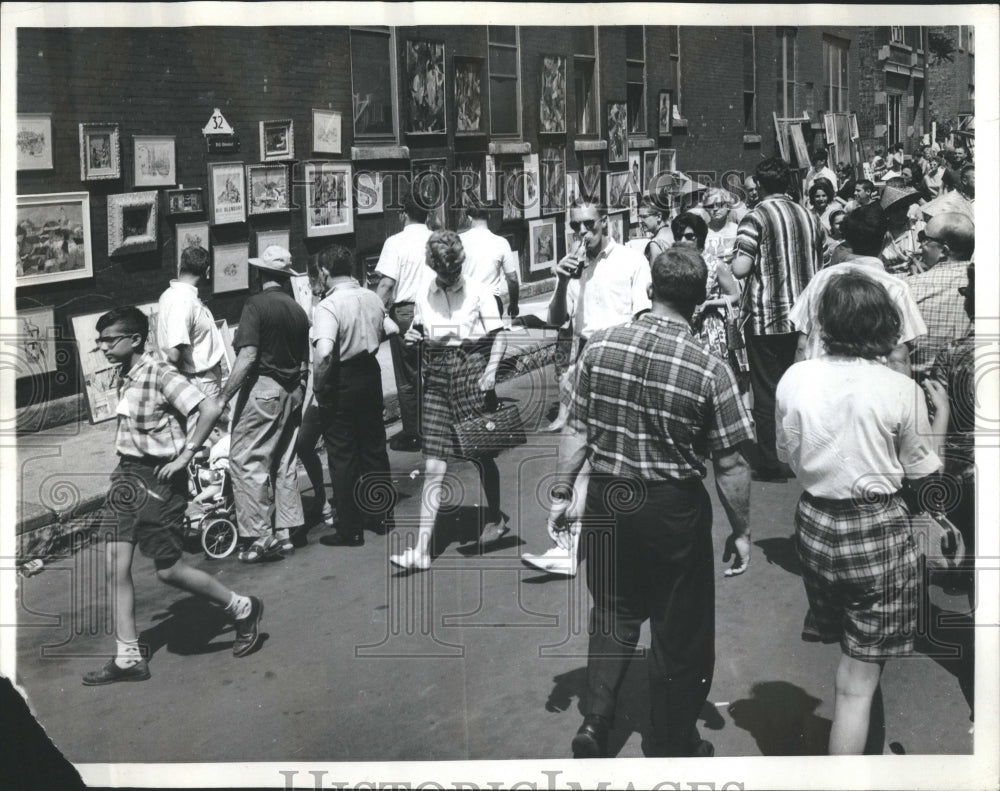  Old Town Art Fair Displays Crowds - Historic Images