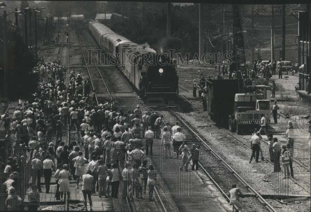 1975 Freedom Train Arrival - Historic Images