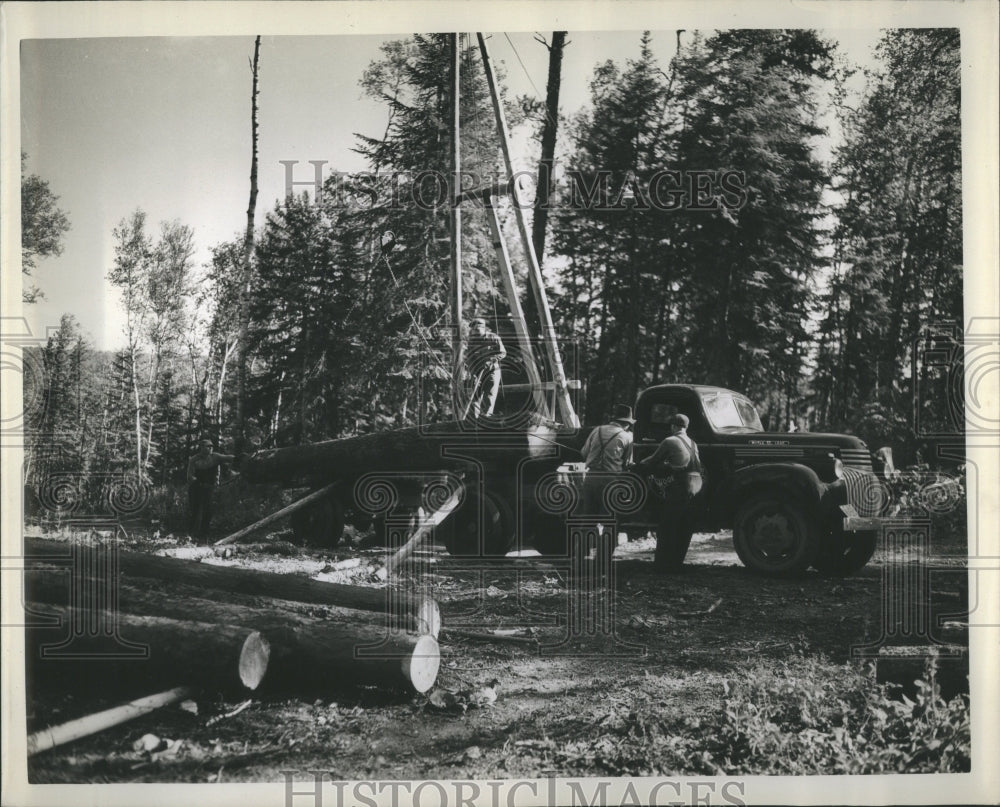 1942 Great Lakes Paper Loading Logs Truck - Historic Images