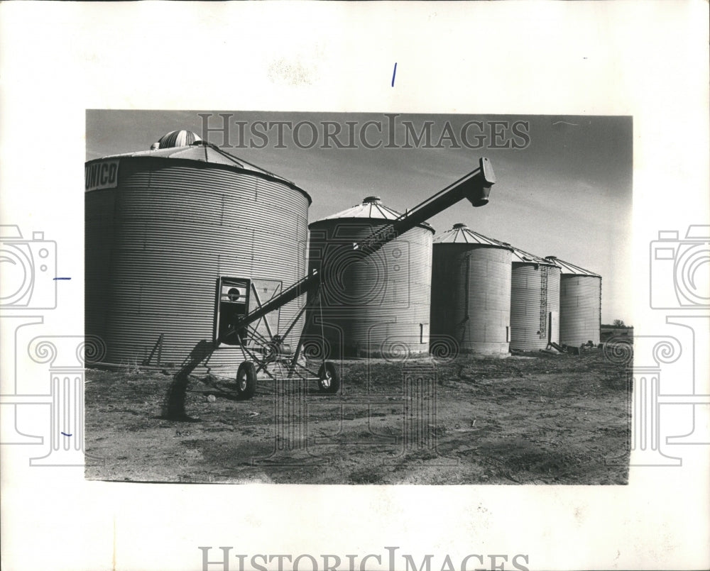 1977 Grain Storage Bins - Historic Images