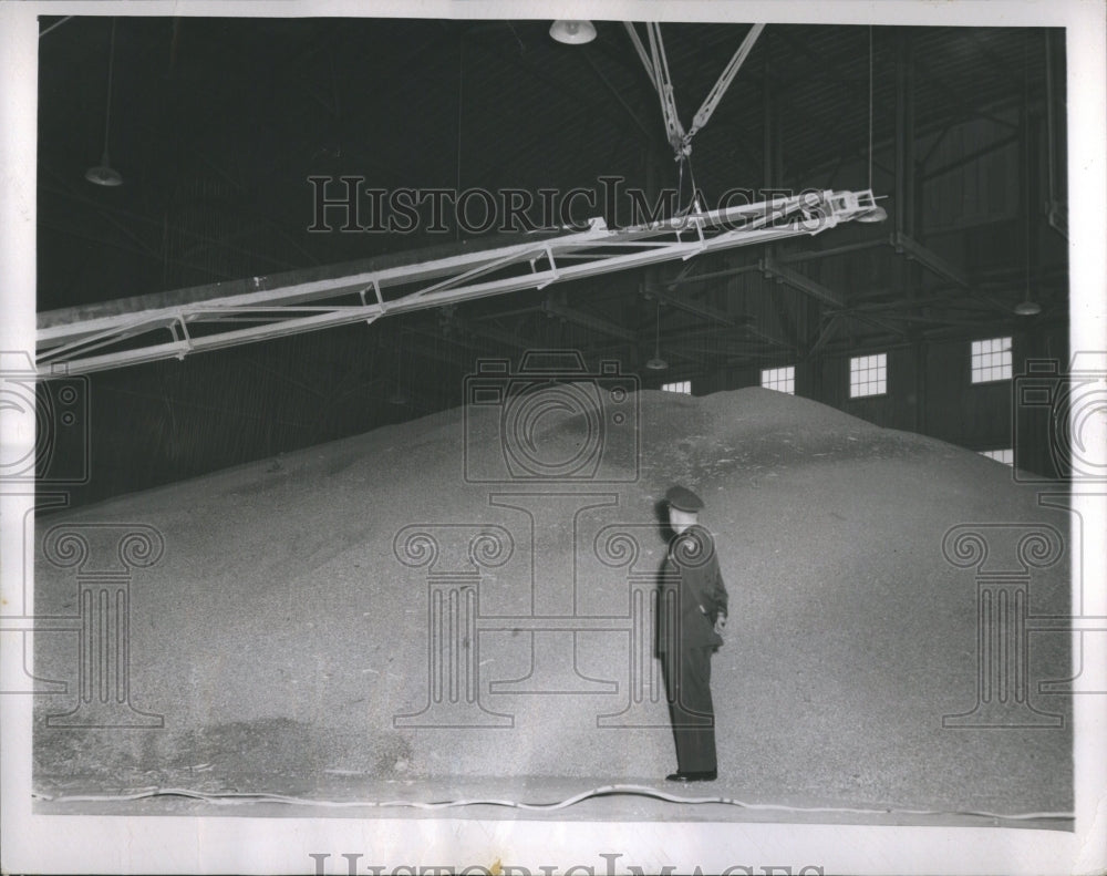 1950 Hangar Wheat Bin Topeka Air Force Base - Historic Images