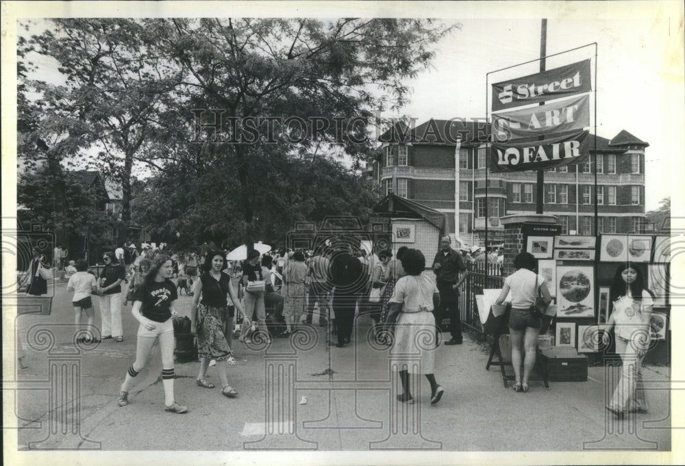 1981 Hyde Park Fair Weather Displays Displa - Historic Images