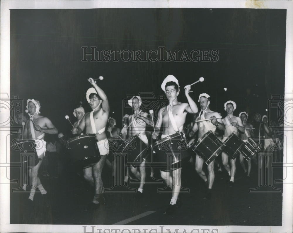 1948 Newreport Nodressed Babies Parade Amer - Historic Images