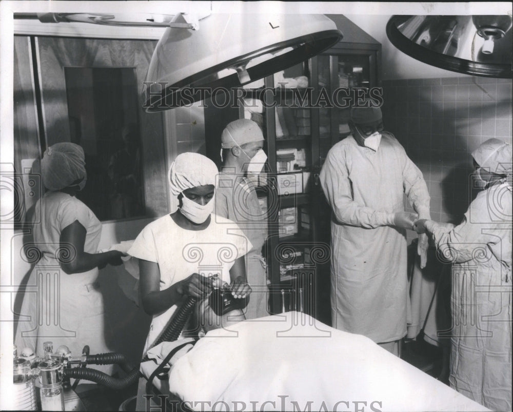 1966 Surgery Room Charles Hamrell Medicine - Historic Images