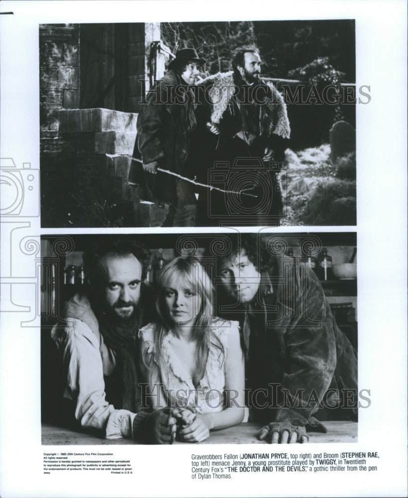 1985 Jonathan Pryce Timothy Dalton Star - Historic Images