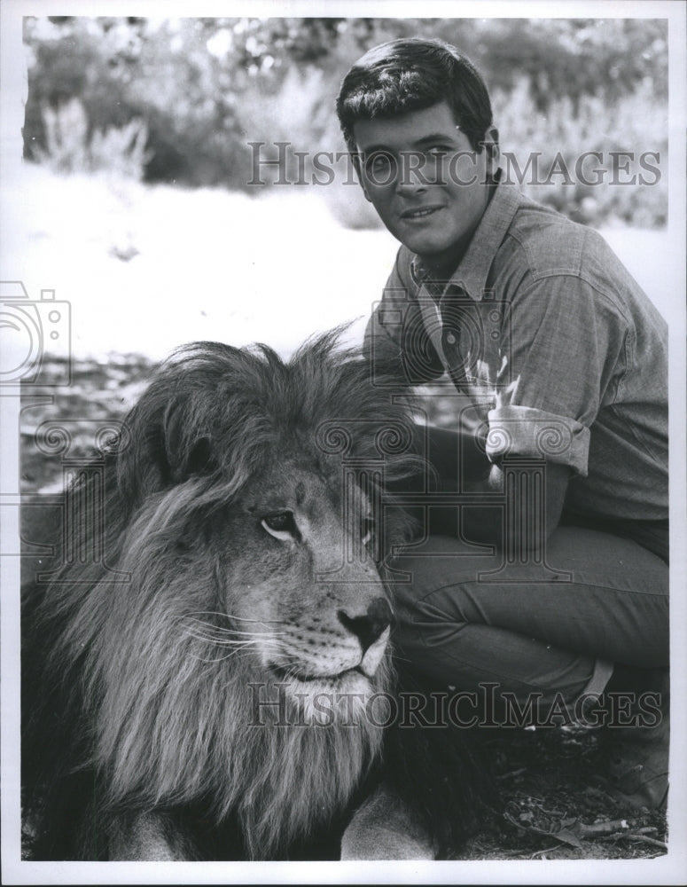1966 Vaternian Daktri Lion Eye Clarance - Historic Images
