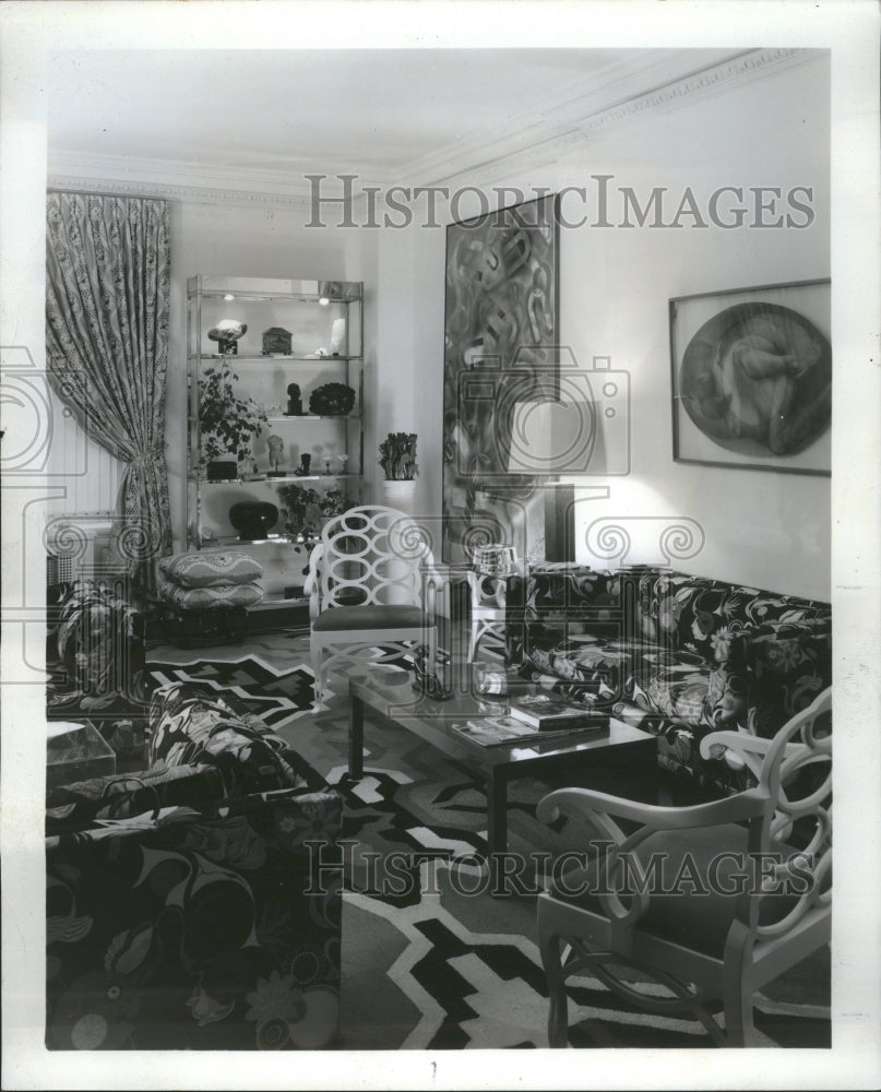 1972 Geometric Modern Living Room Decor - Historic Images