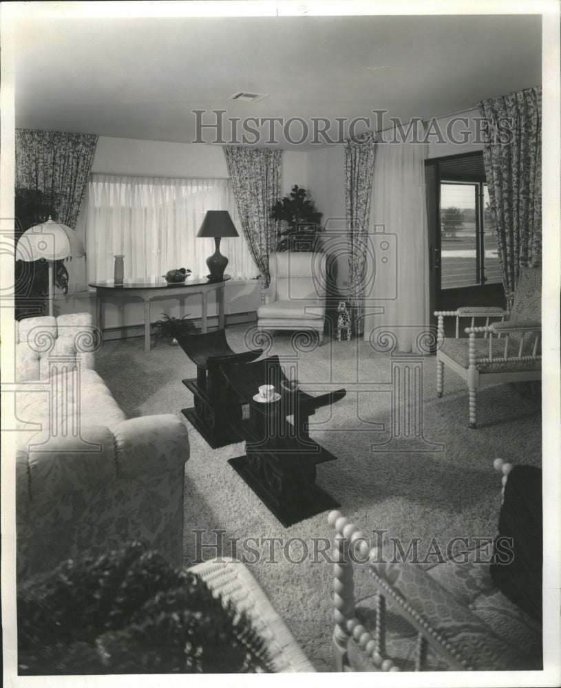 1972 Light Victorian Living Room Decor - Historic Images