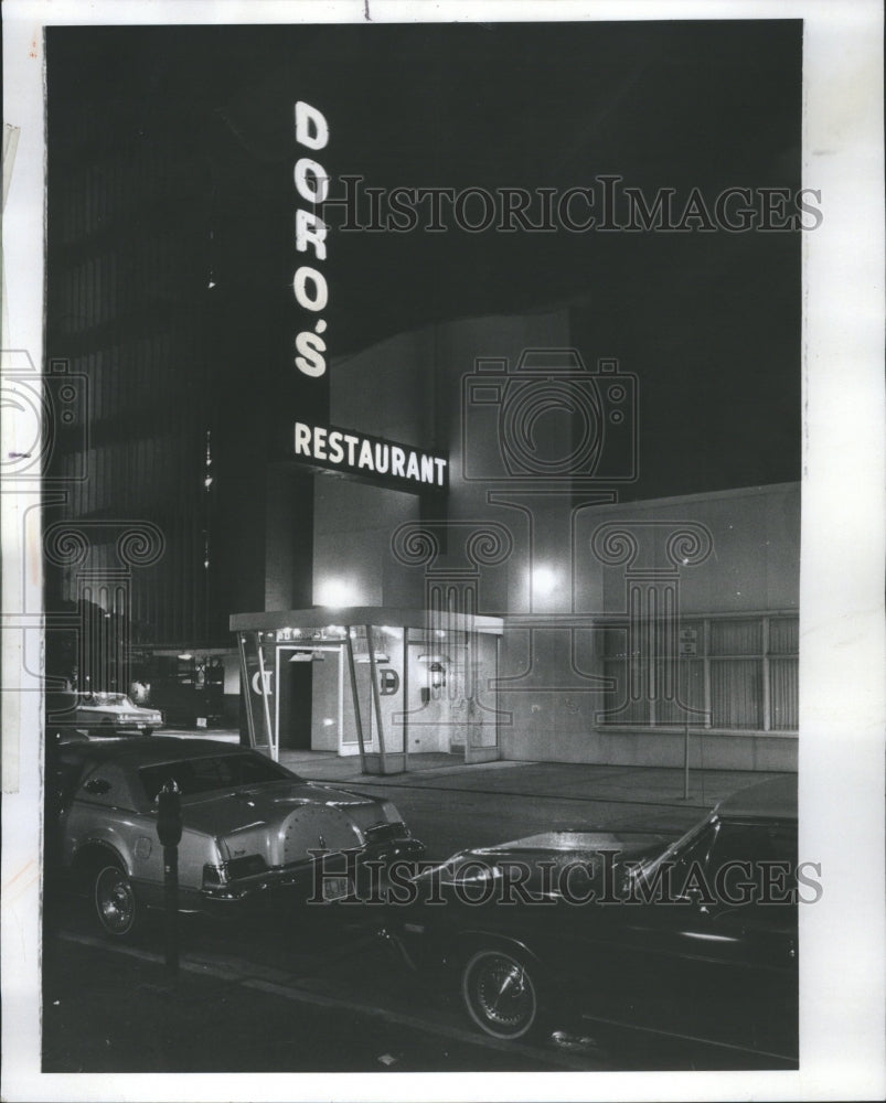 1976 exterior D'Oro's restaurant - Historic Images