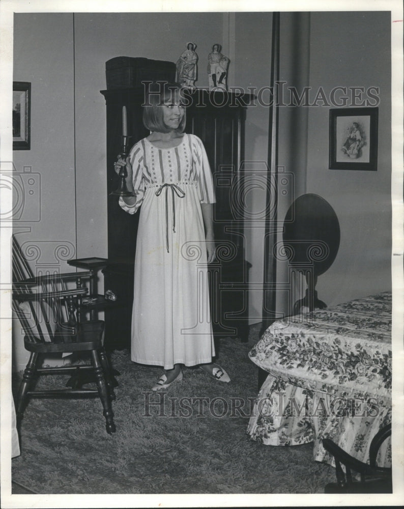 1965 grandmother nostalgic nightie - Historic Images