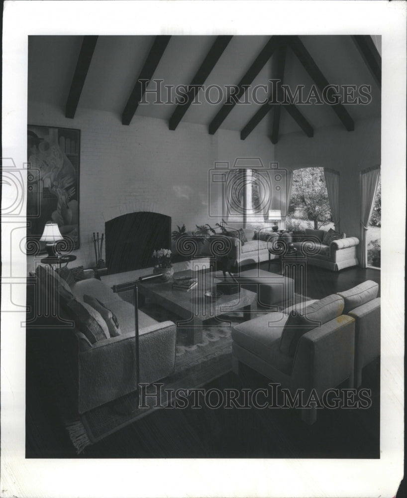 1985 Light Furniture Dark Beams Living Room - Historic Images