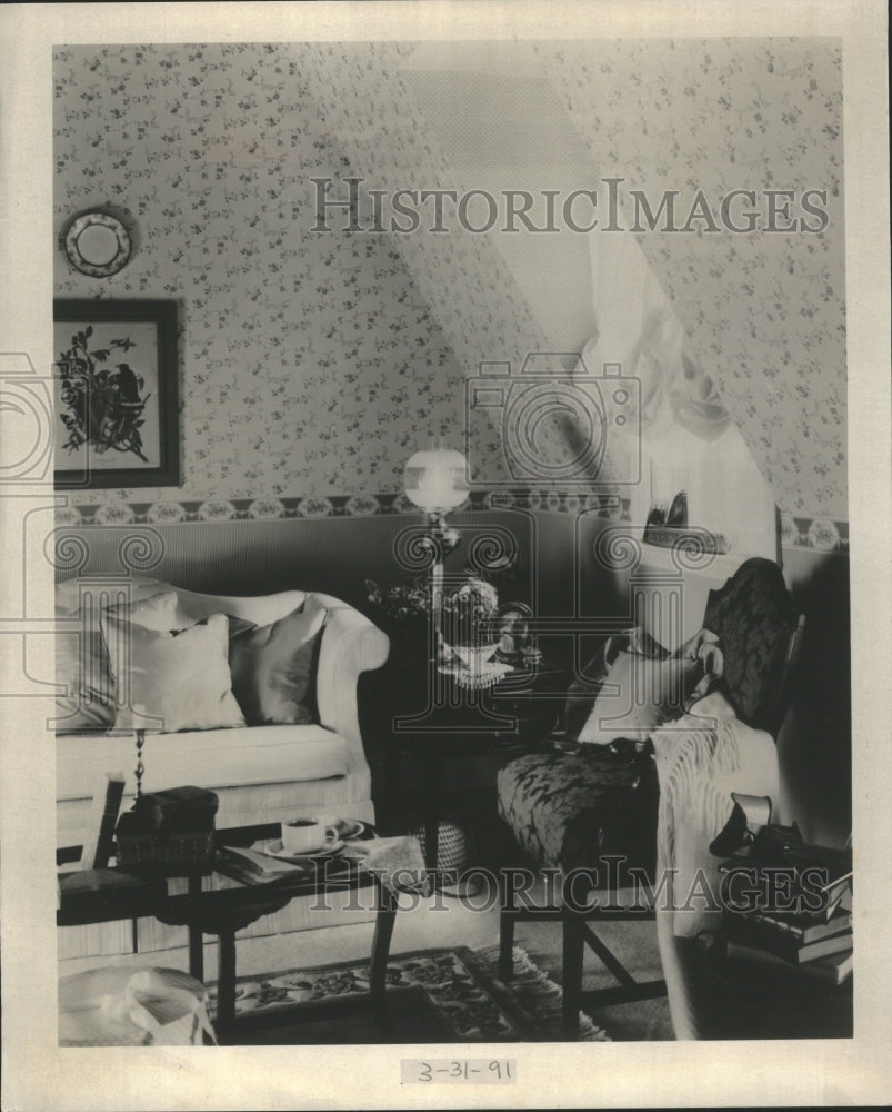 1991 Press Photo Oriental Rug Living Room Couch Chair - Historic Images