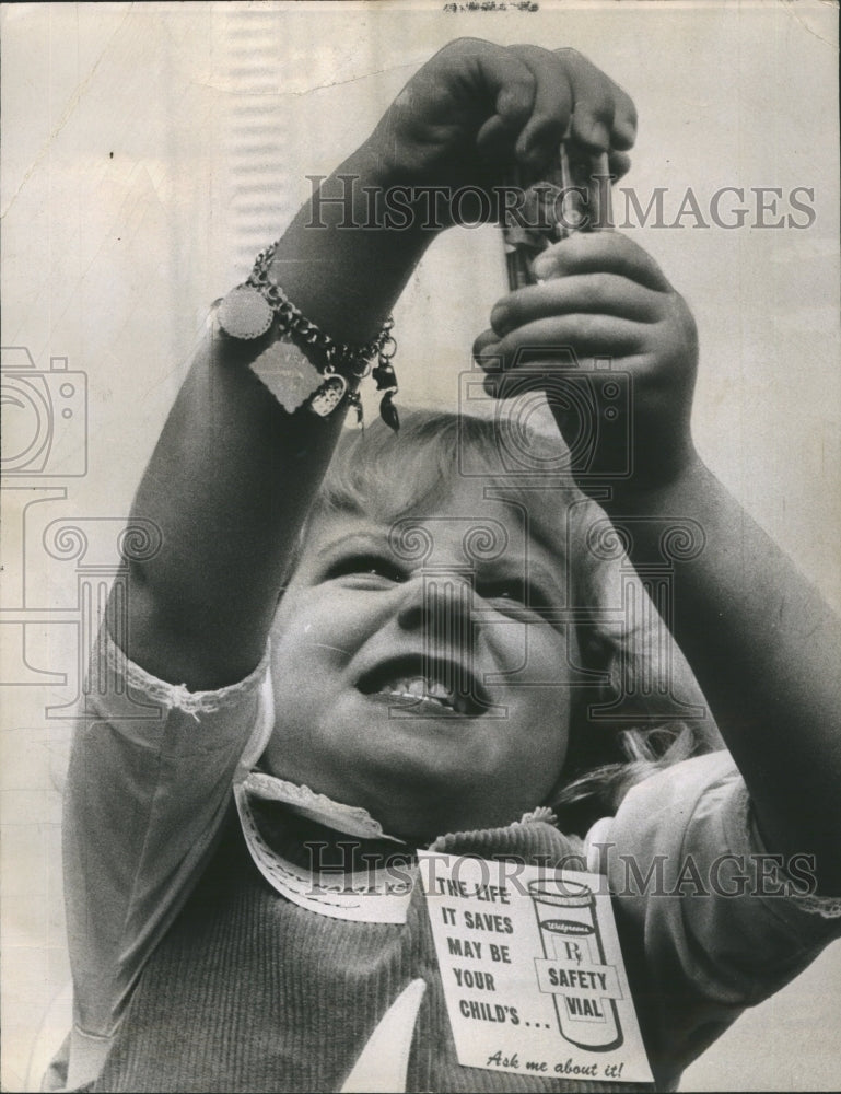 1968 Press Photo Susan Cap Palm - Historic Images