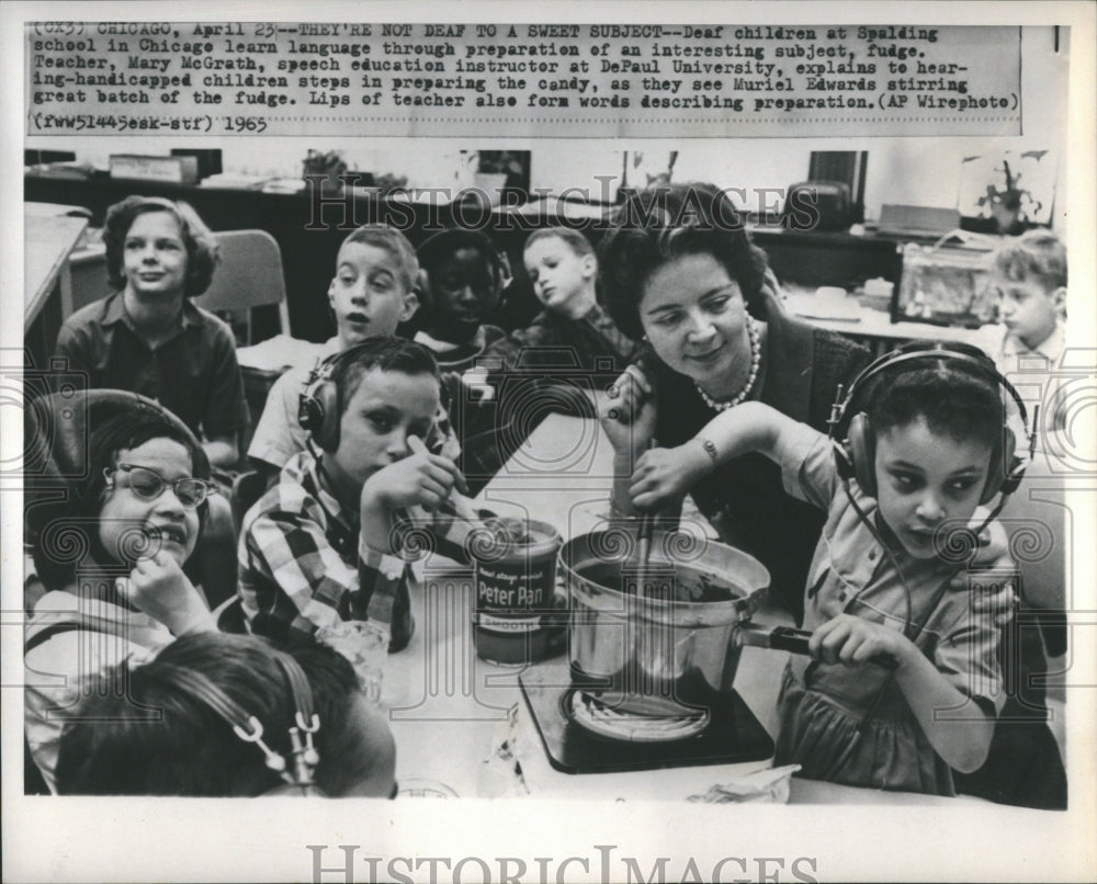 1965 Press Photo Children Spalding School Chicago Fudge