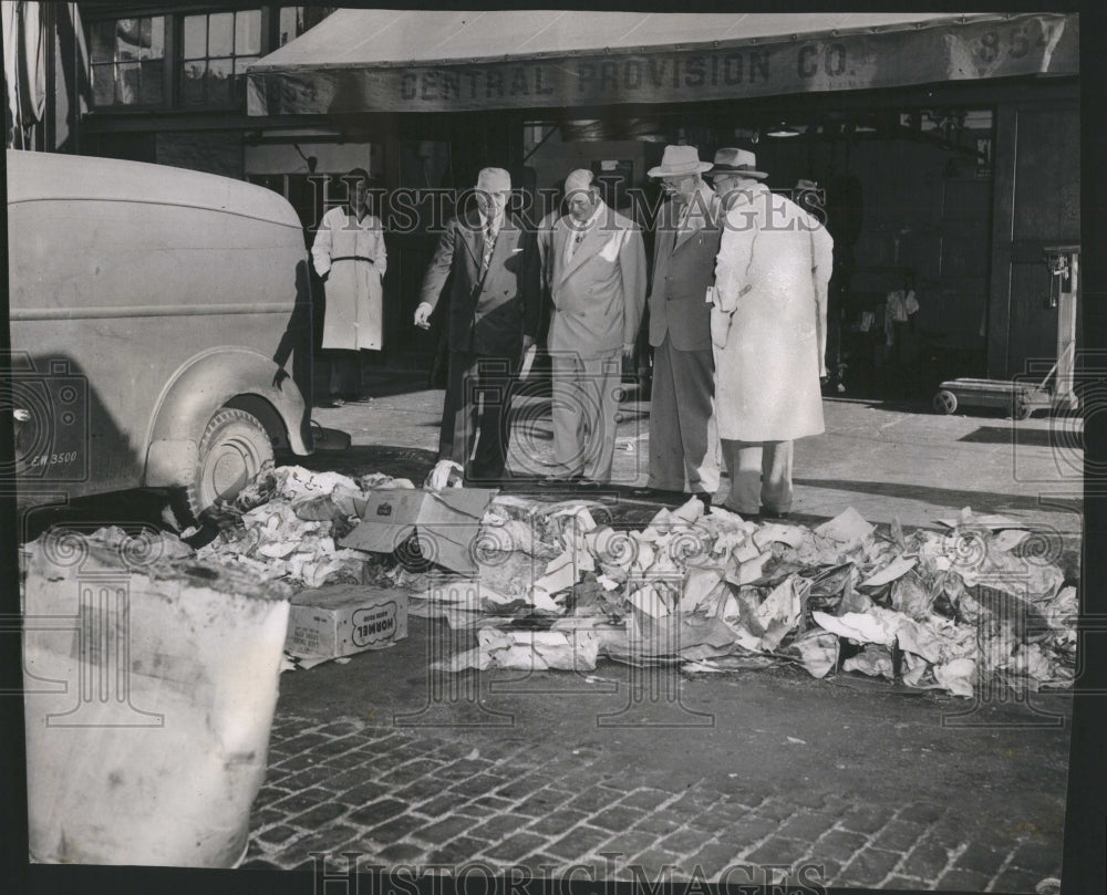 1952 Press Photo Fulton Street Market Bondesen King