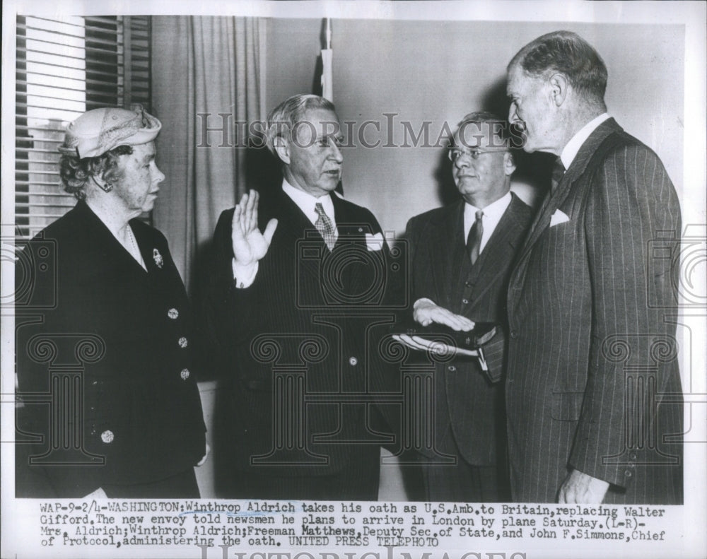 1953 Press Photo Winthrop Aldrich takes oath