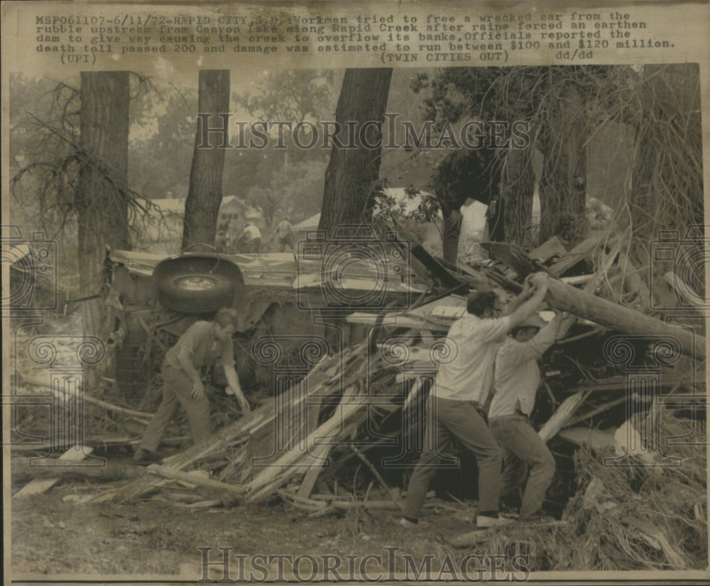 1972 Press Photo Workman Rapid Creek Ganyon Lake Rain