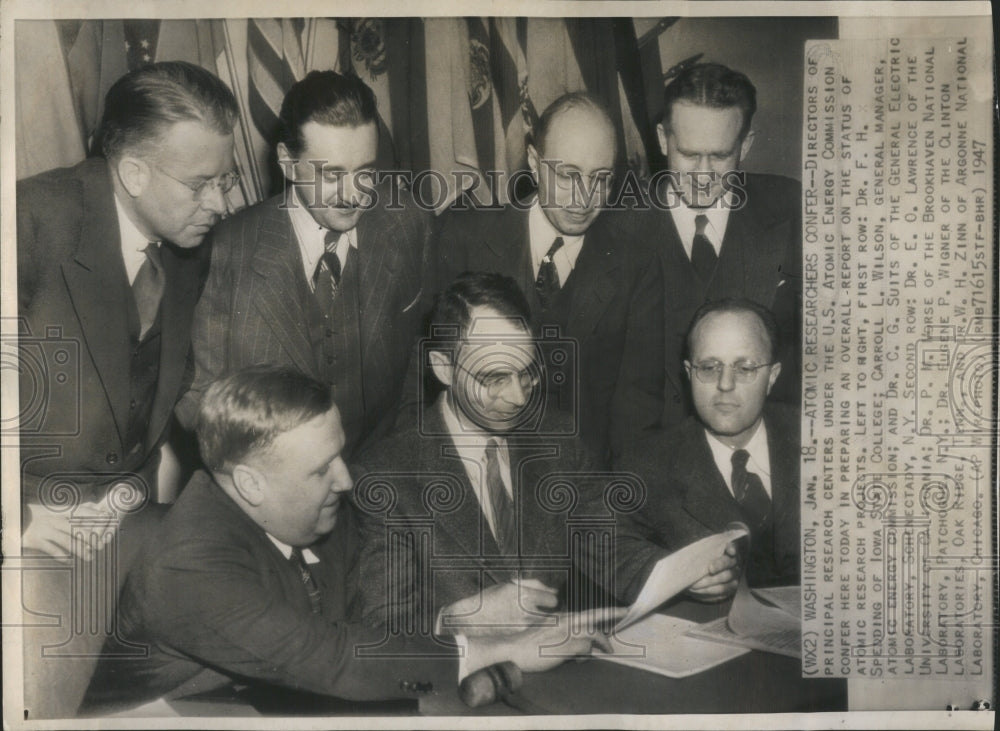 1947 Press Photo Directors of research centes confer