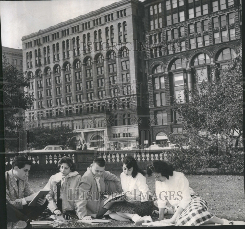 1957 Roosevelt University Student Press Photo