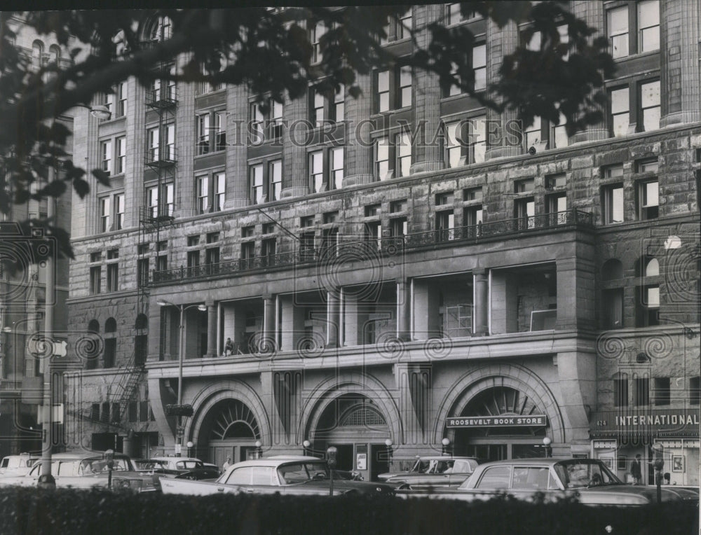 1961 Roosevelt University College Press Photo