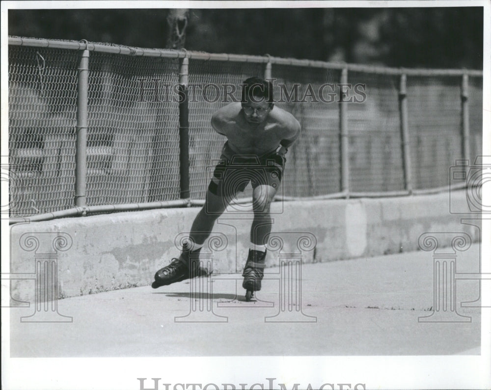 1994 Press Photo Rollerblading