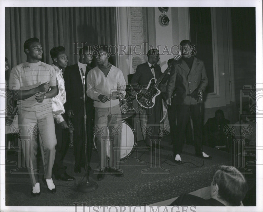 1968 Press Photo Roman Saints