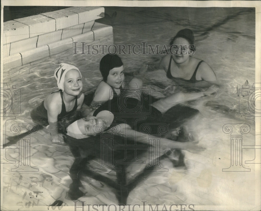 1944 Press Photo Polio