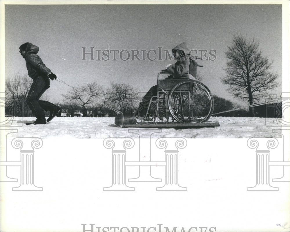 1984 Press Photo Million Athelets Countries Children